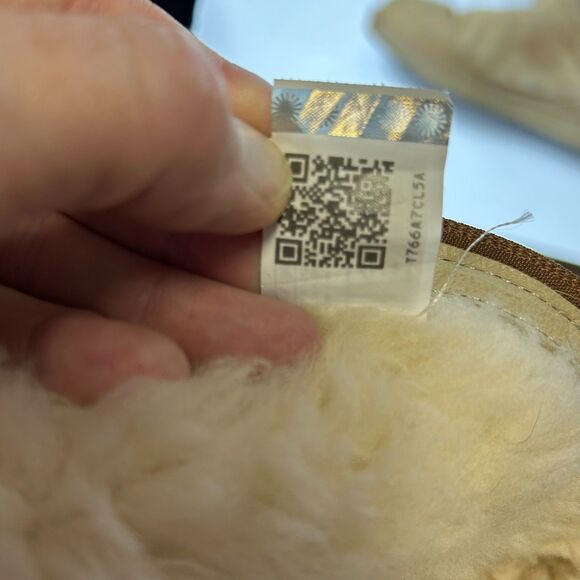 UGG Plumdale Tassle Charm Beige Suede Sheepskin Cuff Side Zip Boots Size 5 - Picture 12 of 15